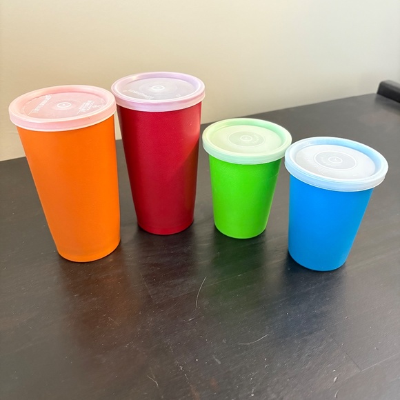 4 Vintage Tupperware Tumbler Cups 12 & 7 oz With Lids Stackable #873 #109 - Picture 4 of 4